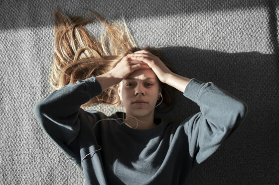triste joven casa 560x373jpg