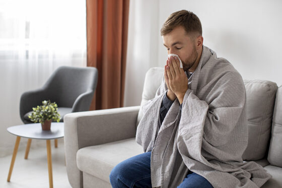 side view sick man suffering from allergy 560x373jpg